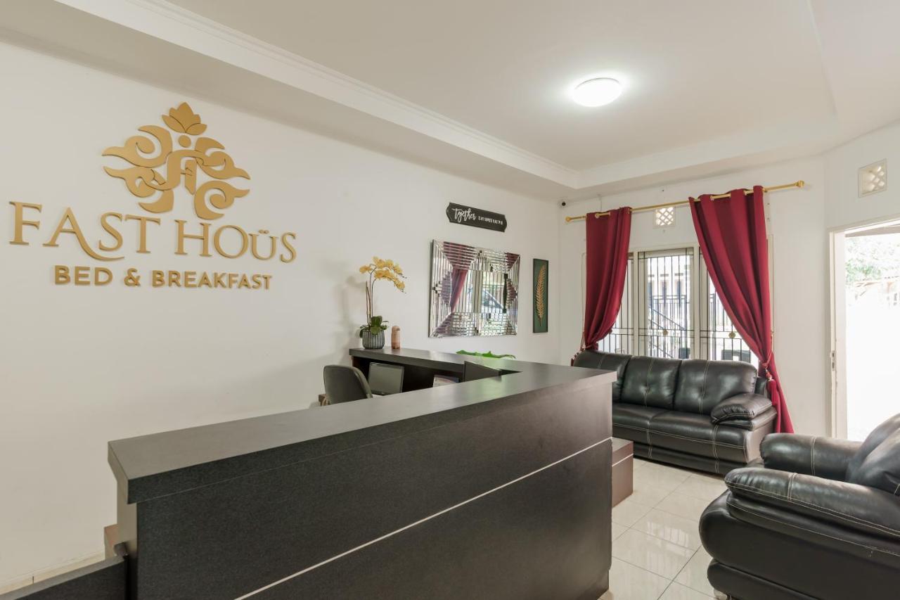 Fast Hous Syariah Bogor Mitra Reddoorz Hotel Exterior foto